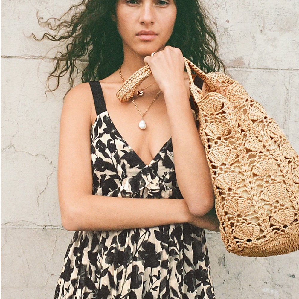 350. J. CREW Handknotted faux-raffia bucket bag $138 Like New - Picture 2 of 6
